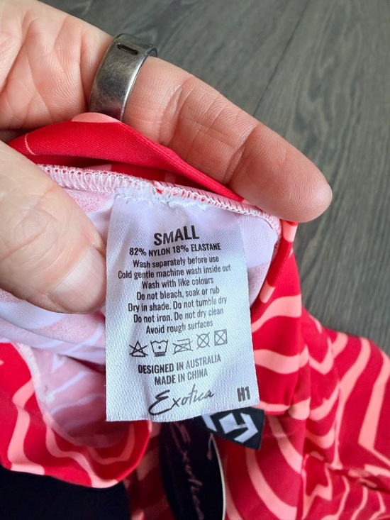 Exotica Lady Labyrinth Red Silky Narrow Waisted Midi Skater Skirt with Pockets - Picture 4 of 5